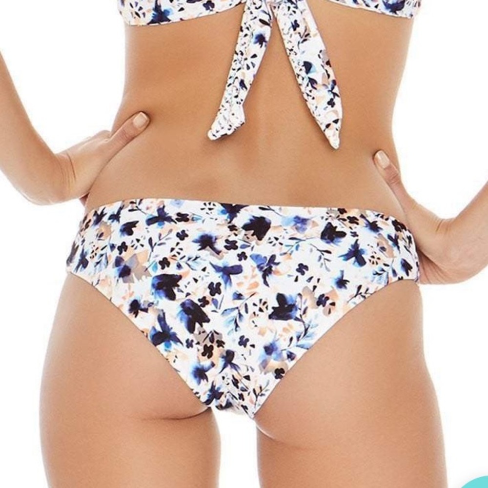 L*SPACE Estella Full Cut Bottom. Excellent preowned condition